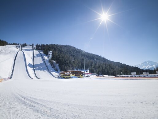 Winterfoto von den zwei Seefeld Schanzen